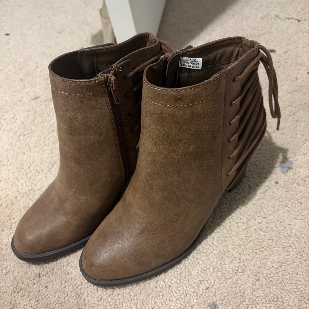 American Eagle Outfitters Tan Ankle Booties